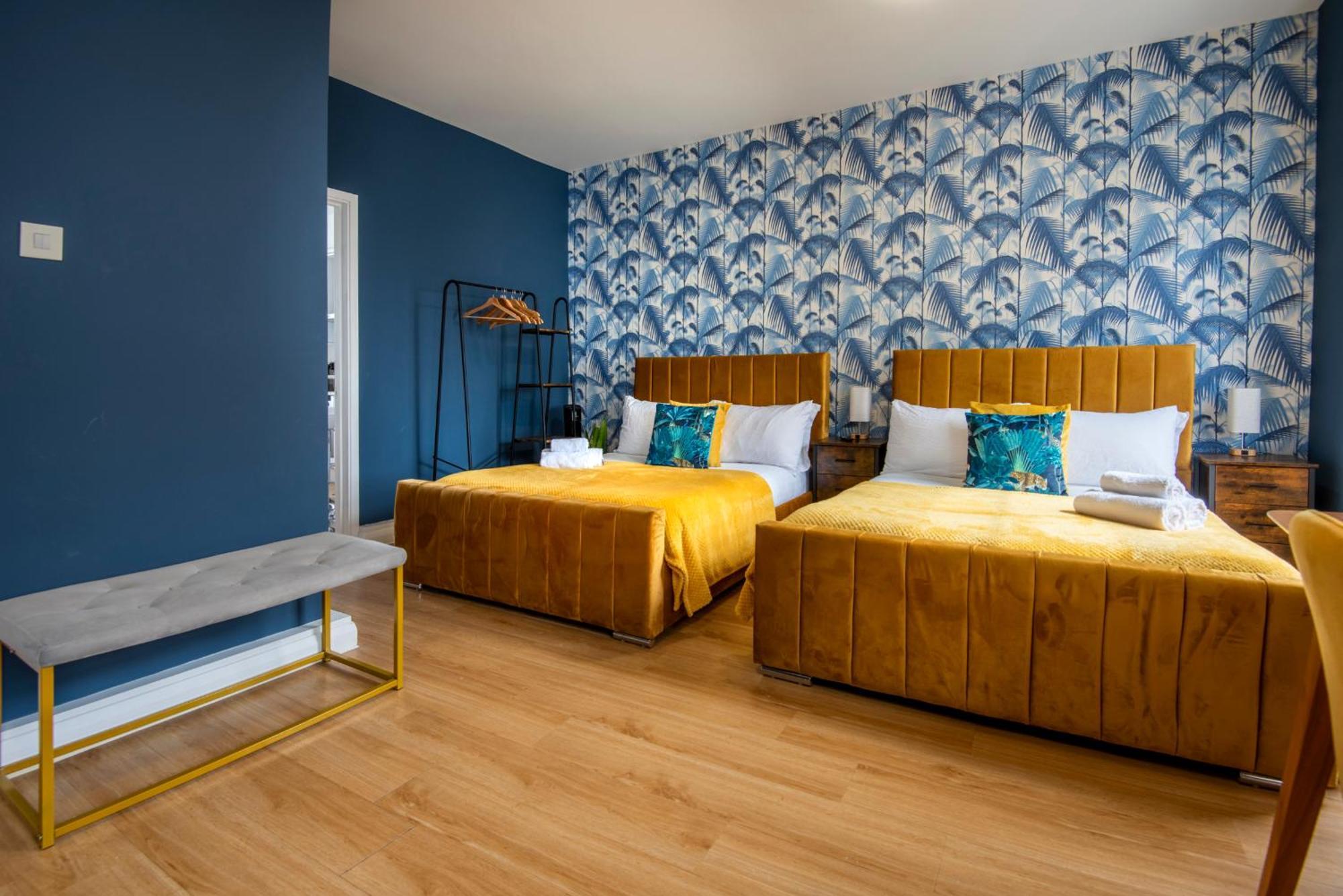Brand New The Palms: Luxury Family Londra