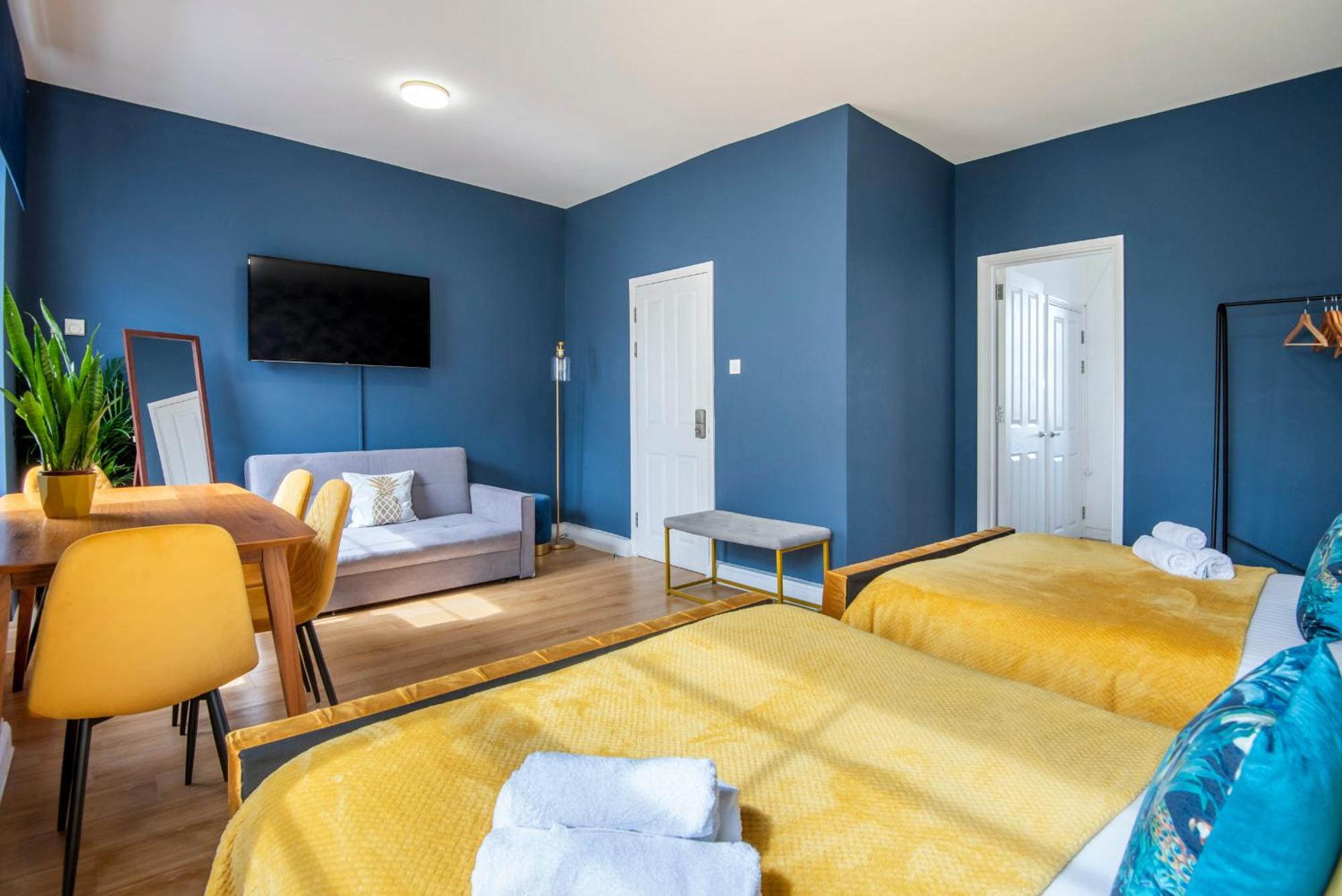Brand New The Palms: Luxury Family * Londra
